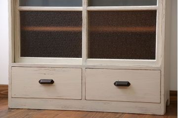 アンティーク家具　アンティークペイントガラス戸収納棚