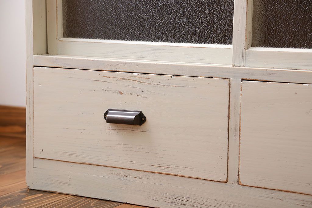 アンティーク家具　アンティークペイントガラス戸収納棚