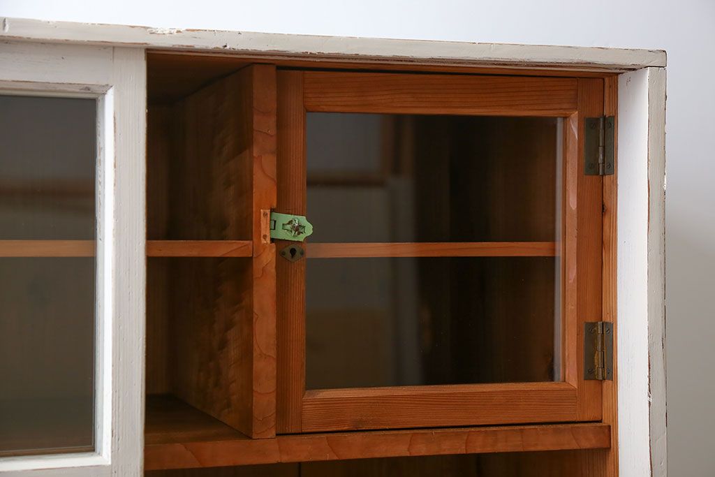 アンティーク家具　アンティークペイントガラス戸収納棚