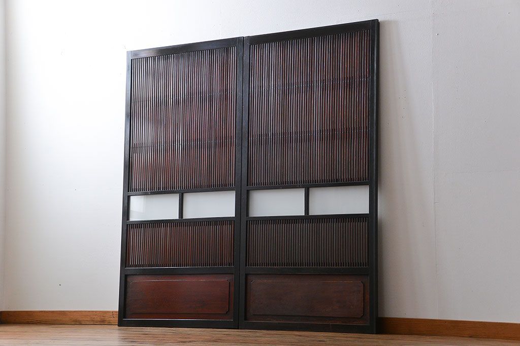 古民具・骨董 シックな裏ガラス入り格子戸2枚セット(1)