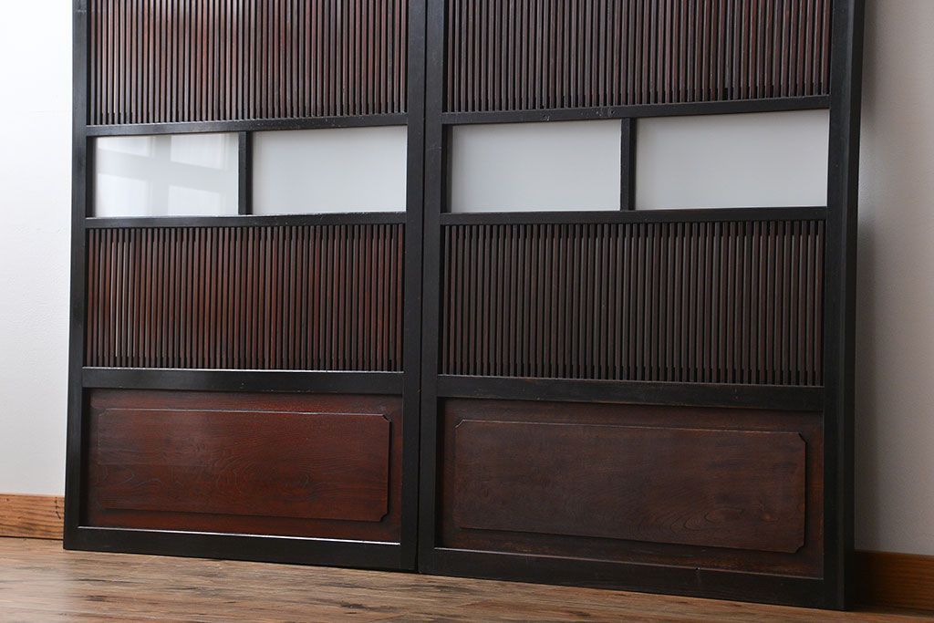古民具・骨董 シックな裏ガラス入り格子戸2枚セット(1)