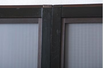 古民具・骨董 シックな裏ガラス入り格子戸2枚セット(1)