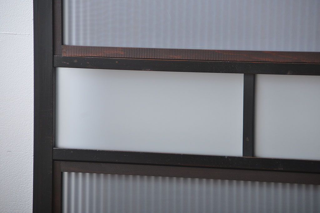 古民具・骨董 シックな裏ガラス入り格子戸2枚セット(1)