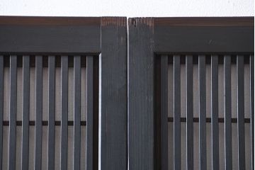 古民具・骨董 シックな裏障子付き格子戸4枚セット(1)