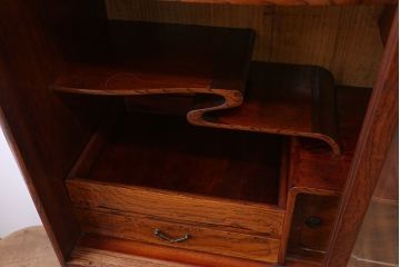 アンティーク家具　前面欅張り!大きな茶箪笥