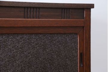 レトロ家具　昭和レトロ　ダイヤガラス入り!凝ったデザインの脚付き収納棚