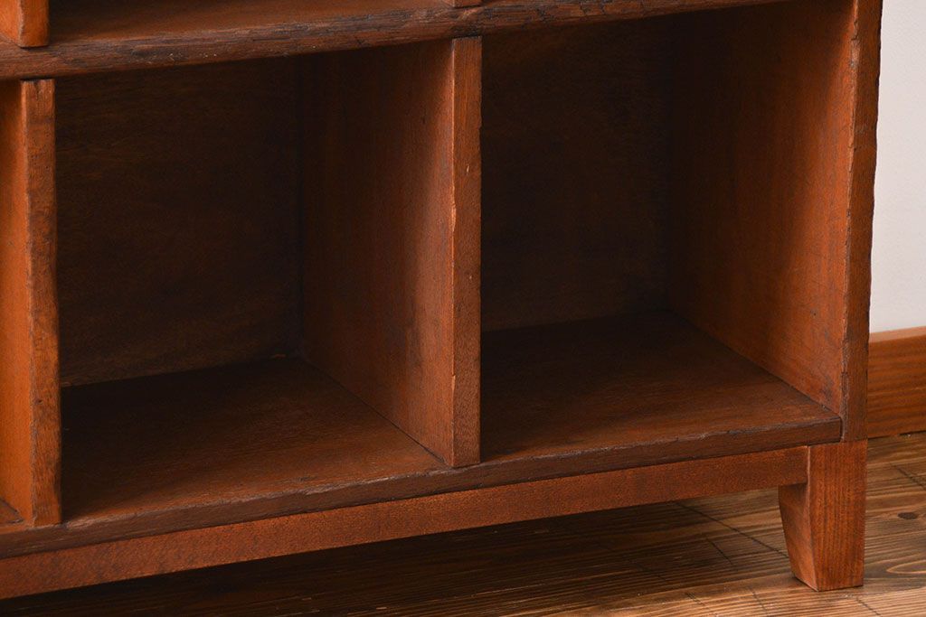 レトロ家具　昭和レトロ　小さなマス目棚(1)