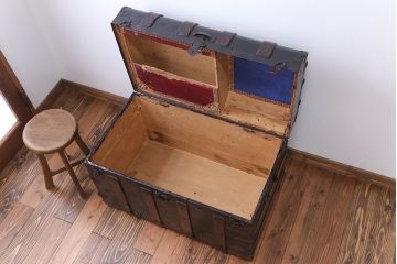 アンティーク雑貨　イギリスアンティーク　ブラックトランク