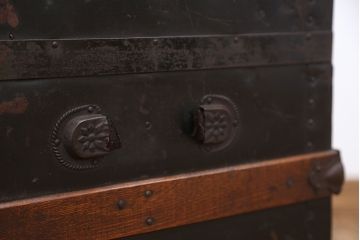 アンティーク雑貨　イギリスアンティーク　ブラックトランク