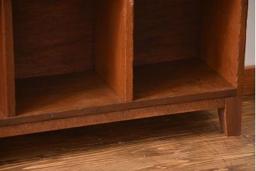 レトロ家具　昭和レトロ　脚付き!小さなマス目棚