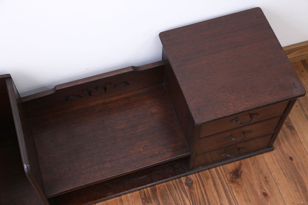 アンティーク家具　引き出し付き!透かし彫りがお洒落な大きな本立て