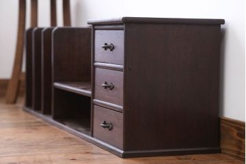 アンティーク家具　引き出し付き!透かし彫りがお洒落な大きな本立て
