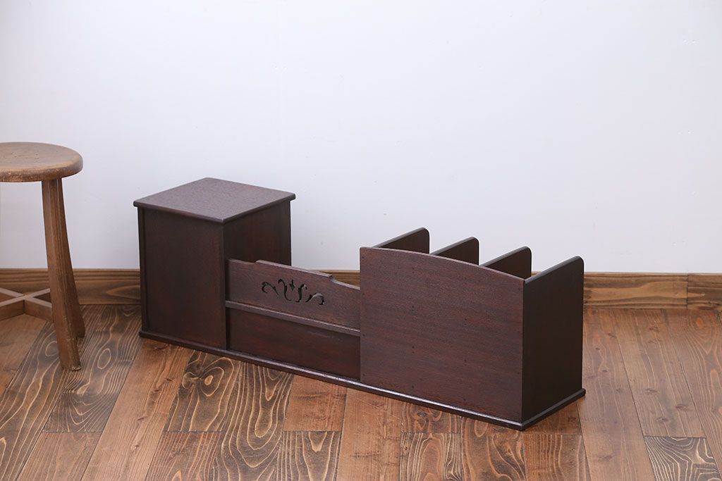 アンティーク家具　引き出し付き!透かし彫りがお洒落な大きな本立て