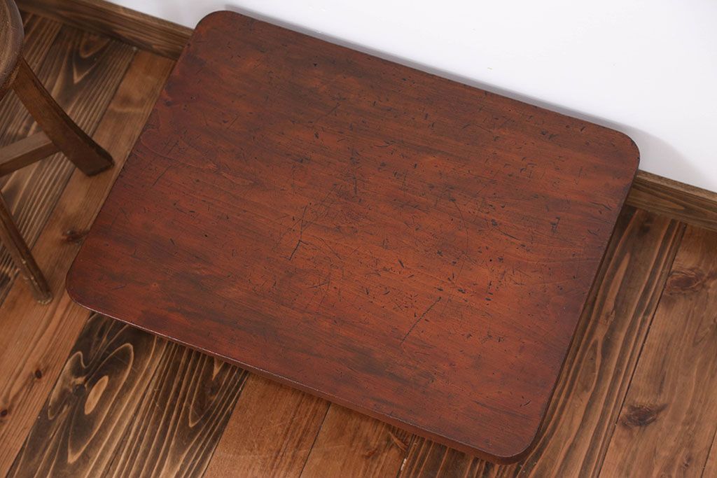 【ご成約済】檜材!脚のデザインが素敵な小さな机(加工費込み)