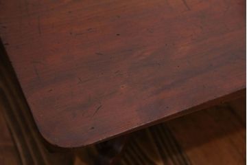 【ご成約済】檜材!脚のデザインが素敵な小さな机(加工費込み)