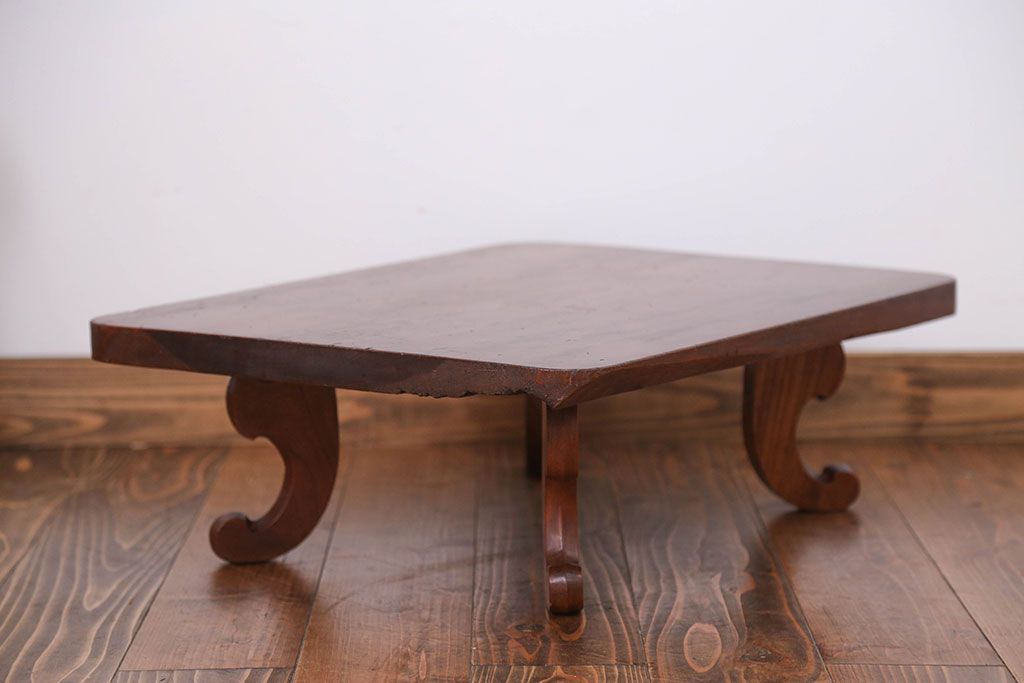 【ご成約済】檜材!脚のデザインが素敵な小さな机(加工費込み)