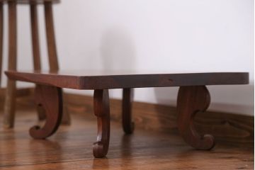 【ご成約済】檜材!脚のデザインが素敵な小さな机(加工費込み)