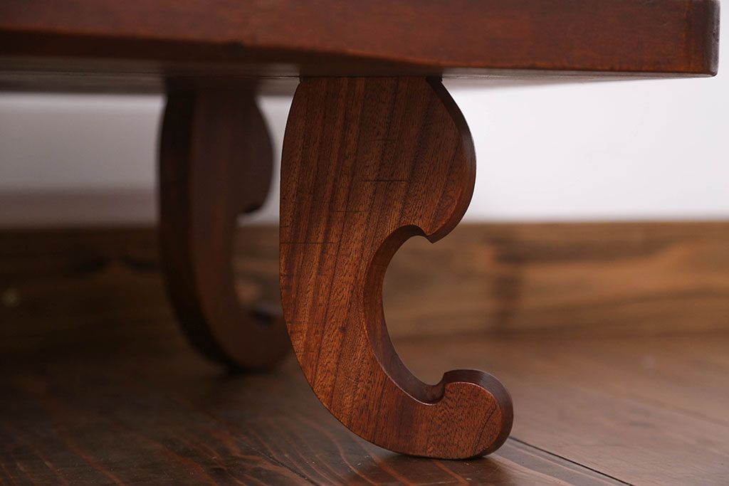 【ご成約済】檜材!脚のデザインが素敵な小さな机(加工費込み)