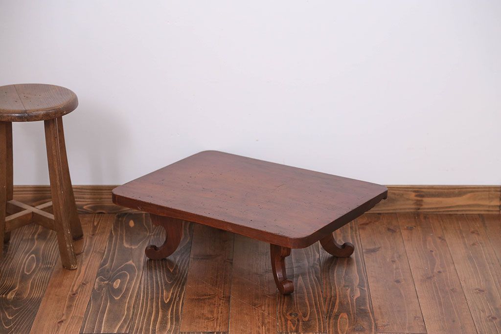 【ご成約済】檜材!脚のデザインが素敵な小さな机(加工費込み)