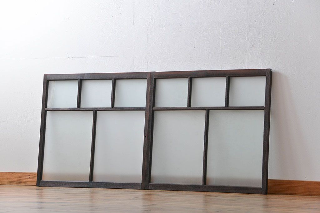 大正ロマン　モダンな背の低いガラス戸2枚(窓)
