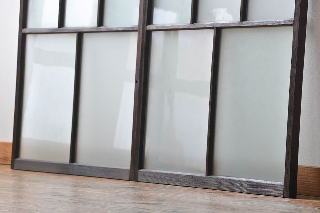 大正ロマン　モダンな背の低いガラス戸2枚(窓)