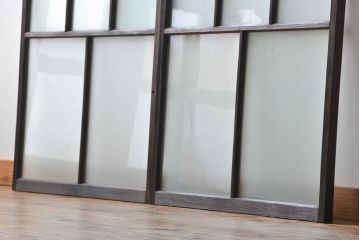 大正ロマン　モダンな背の低いガラス戸2枚(窓)