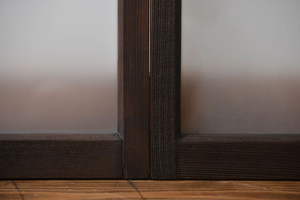 大正ロマン　モダンな背の低いガラス戸2枚(窓)