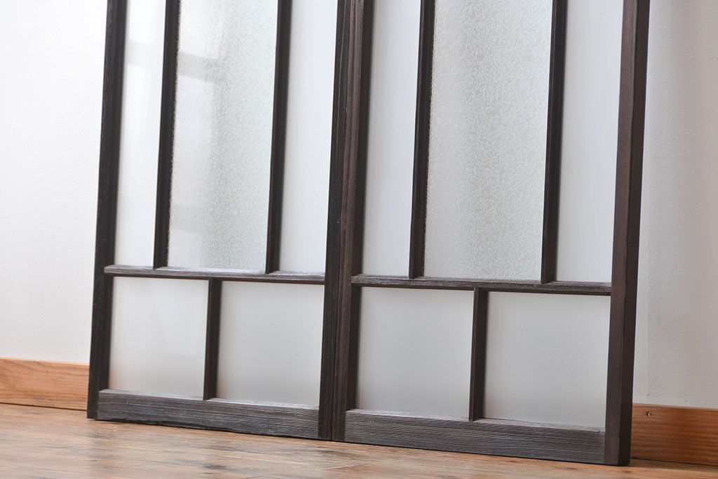 大正ロマン　モダンな背の低いガラス戸2枚(窓)(4)