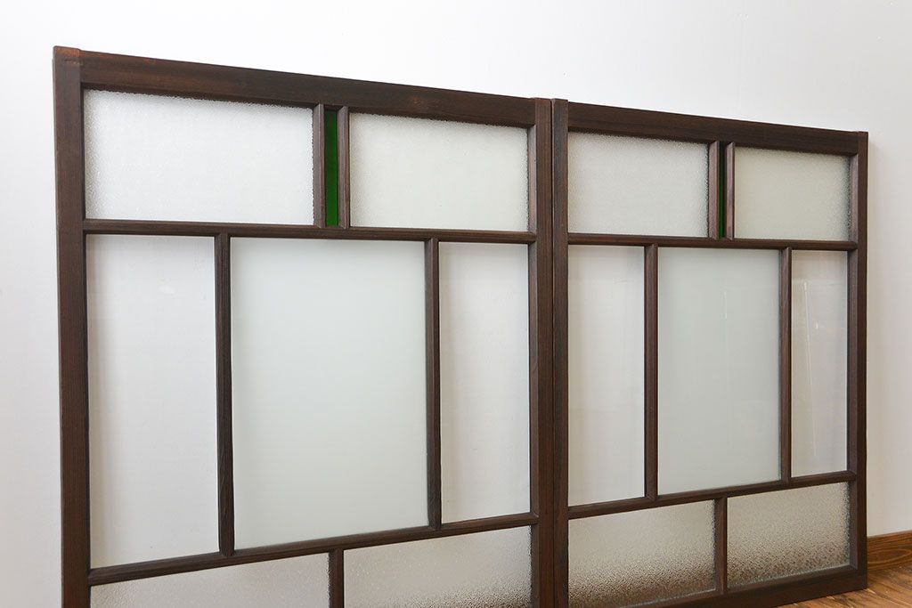 大正ロマン　当時物色ガラス入りモダンなガラス戸2枚セット(窓)