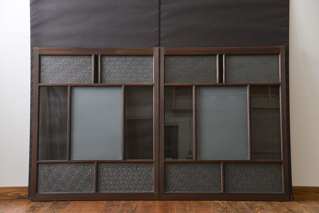 大正ロマン　当時物色ガラス入りモダンなガラス戸2枚セット(窓)