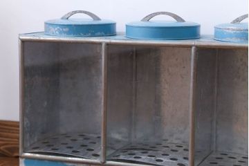 レトロ家具　昭和レトロ　ブリキガラスケース