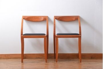 中古　ポラダ(porada)社　アーレキン　ダイニングチェア　2脚セット(定価2脚で約24万円)