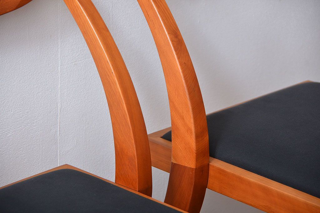 中古　ポラダ(porada)社　アーレキン　ダイニングチェア　2脚セット(定価2脚で約24万円)