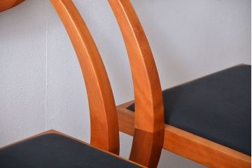 中古　ポラダ(porada)社　アーレキン　ダイニングチェア　2脚セット(定価2脚で約24万円)