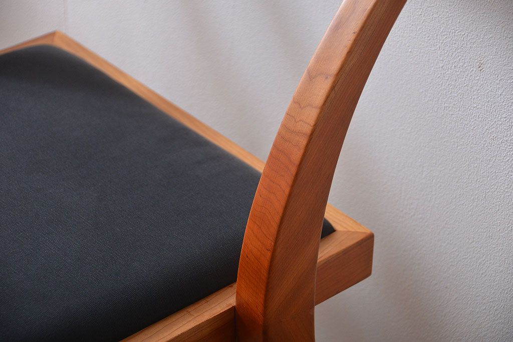 中古　ポラダ(porada)社　アーレキン　ダイニングチェア　2脚セット(定価2脚で約24万円)