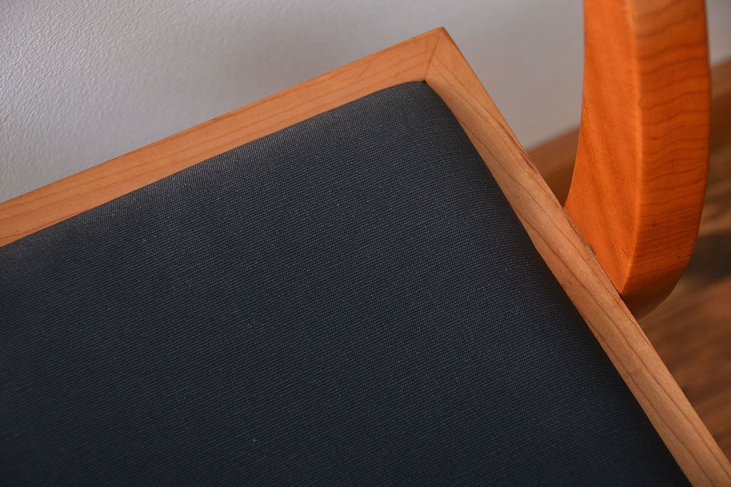 中古　ポラダ(porada)社　アーレキン　ダイニングチェア　2脚セット(定価2脚で約24万円)