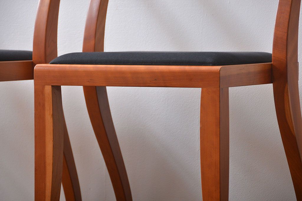 中古　ポラダ(porada)社　アーレキン　ダイニングチェア　2脚セット(定価2脚で約24万円)