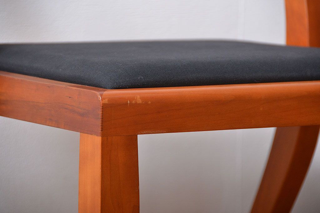 中古　ポラダ(porada)社　アーレキン　ダイニングチェア　2脚セット(定価2脚で約24万円)