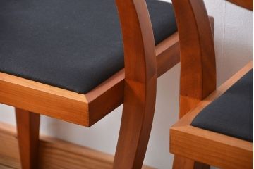 中古　ポラダ(porada)社　アーレキン　ダイニングチェア　2脚セット(定価2脚で約24万円)