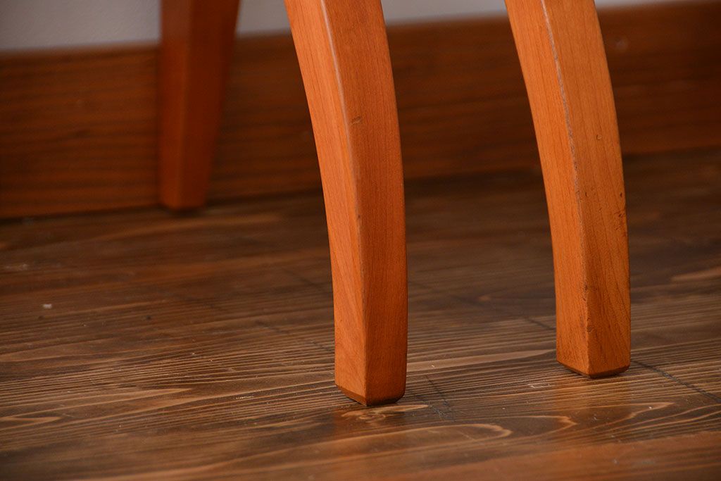 中古　ポラダ(porada)社　アーレキン　ダイニングチェア　2脚セット(定価2脚で約24万円)