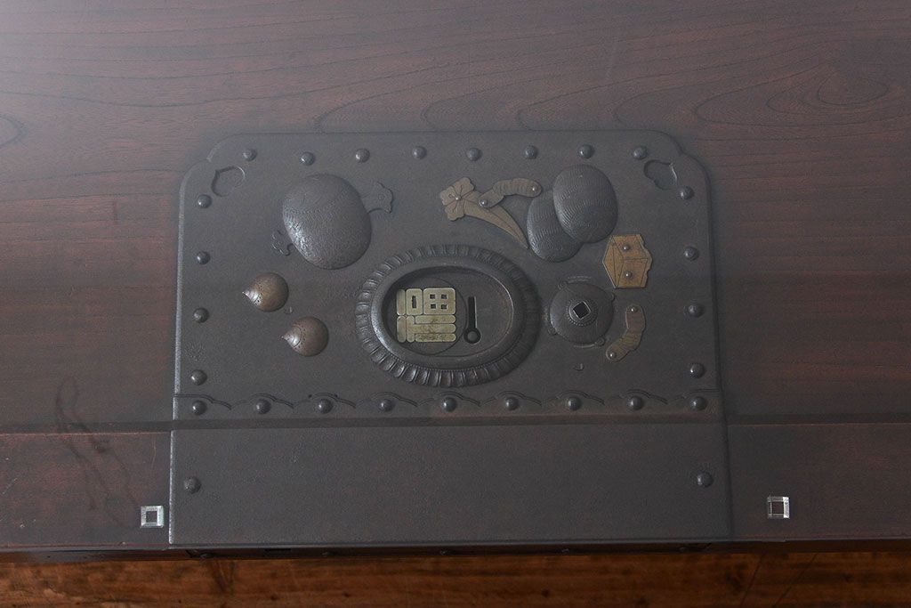 古民具・骨董 蔵戸をリメイクしたダイニングテーブル