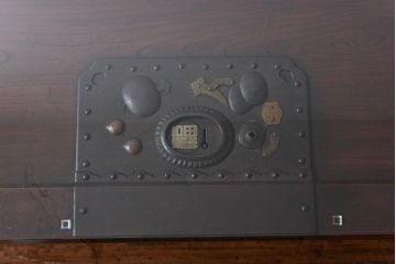 古民具・骨董 蔵戸をリメイクしたダイニングテーブル