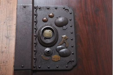 古民具・骨董 蔵戸をリメイクしたダイニングテーブル