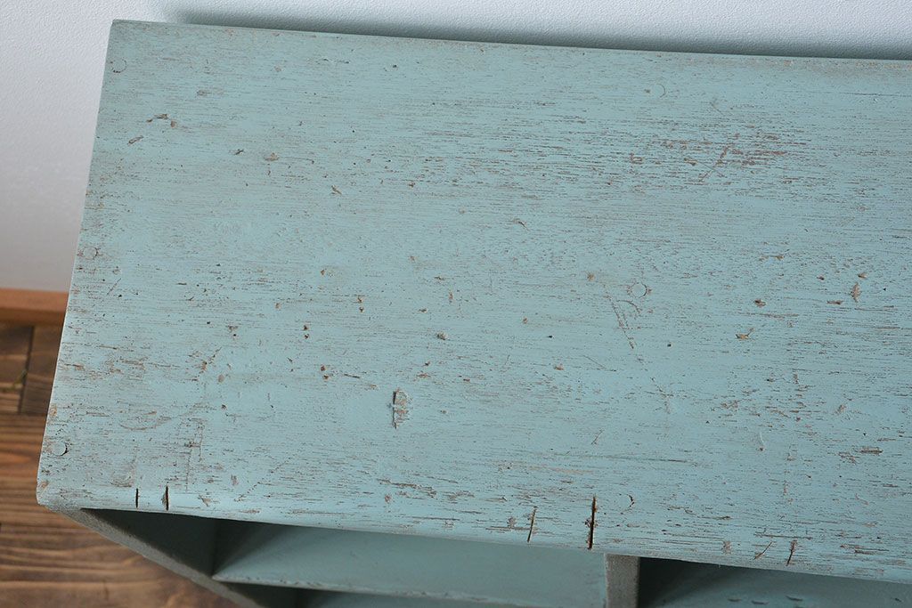 アンティーク家具　 アンティークペイント　小さなマス目棚(1)