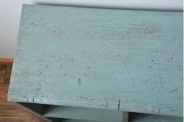 アンティーク家具　 アンティークペイント　小さなマス目棚(1)