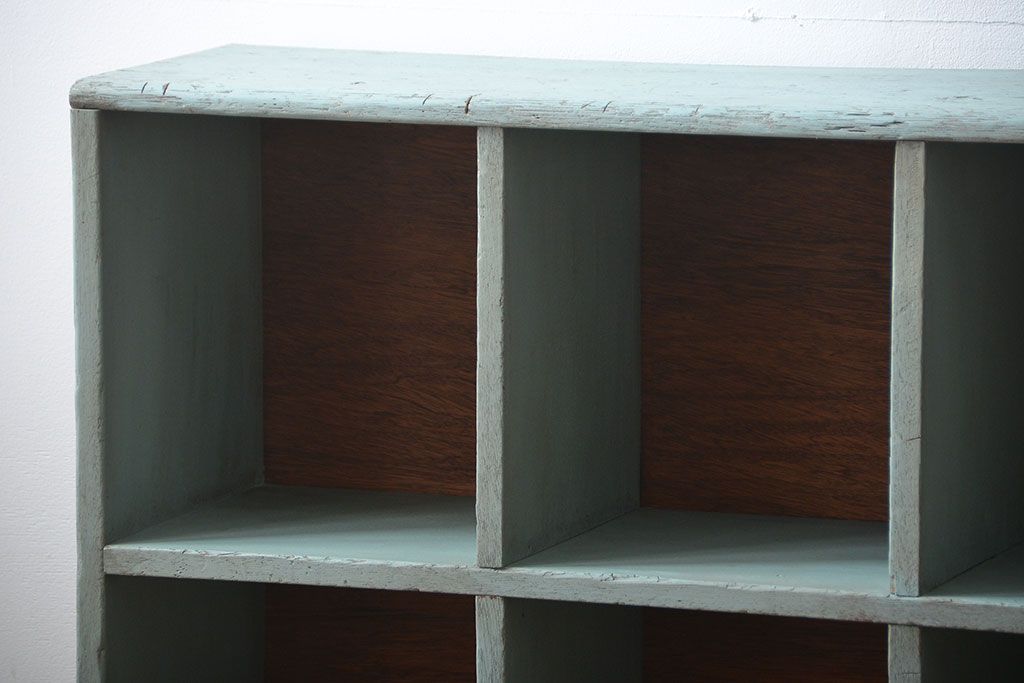 アンティーク家具　 アンティークペイント　小さなマス目棚(1)