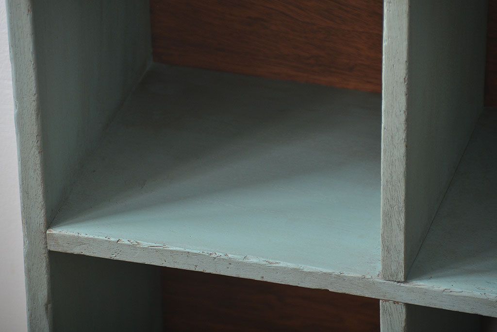 アンティーク家具　 アンティークペイント　小さなマス目棚(1)