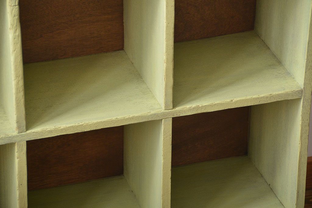 アンティーク家具　 アンティークペイント　小さなマス目棚(2)