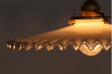 イギリスアンティーク　かわいいフリルシェード照明(5)