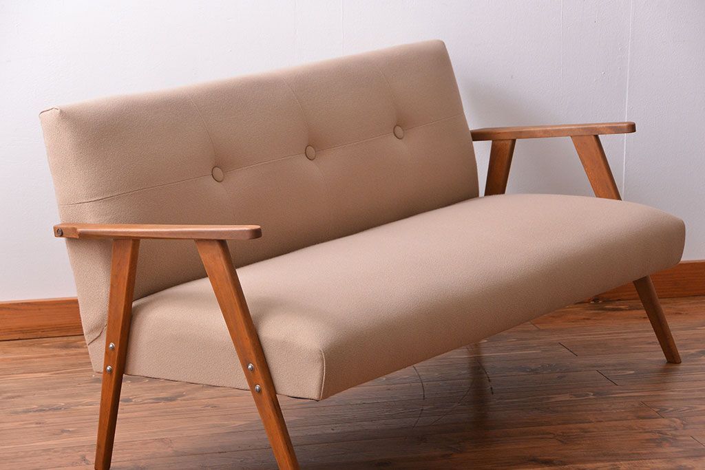 アンティーク家具　シンプルな2.5人掛けソファ